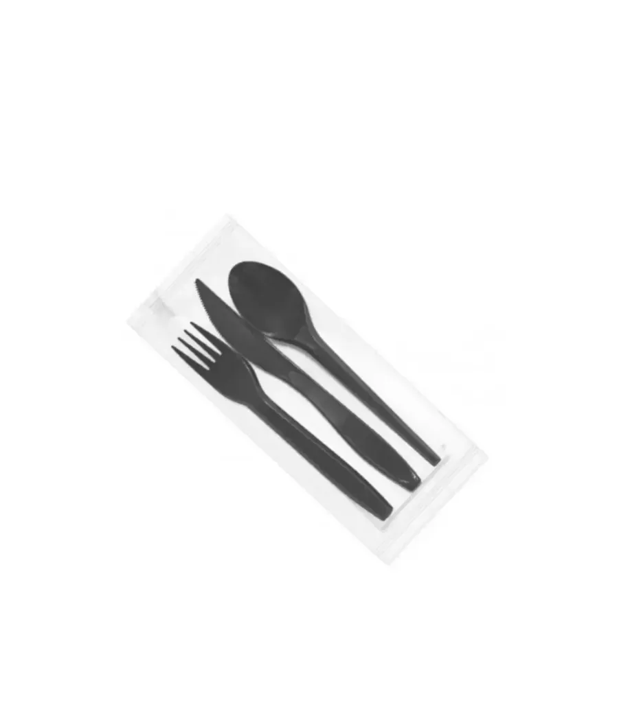 Ensemble de fourchette + couteau+ cuillère noires + papier emballés dans un sachet ( 3 sacs de 200 unités) (600 unités par carton) NOV